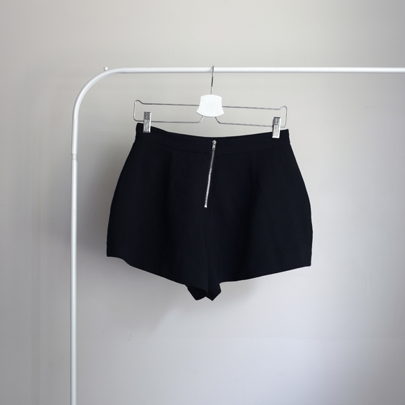 💮2/$10 Puffy Black Shorts - Picture 2 of 2